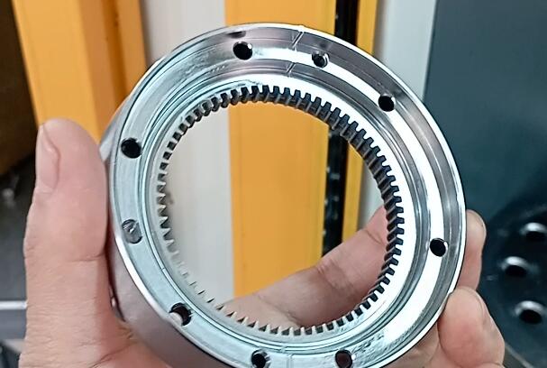 鏡面放電后的模具內齒拋光，用磨粒流去毛刺設備可靠嗎？