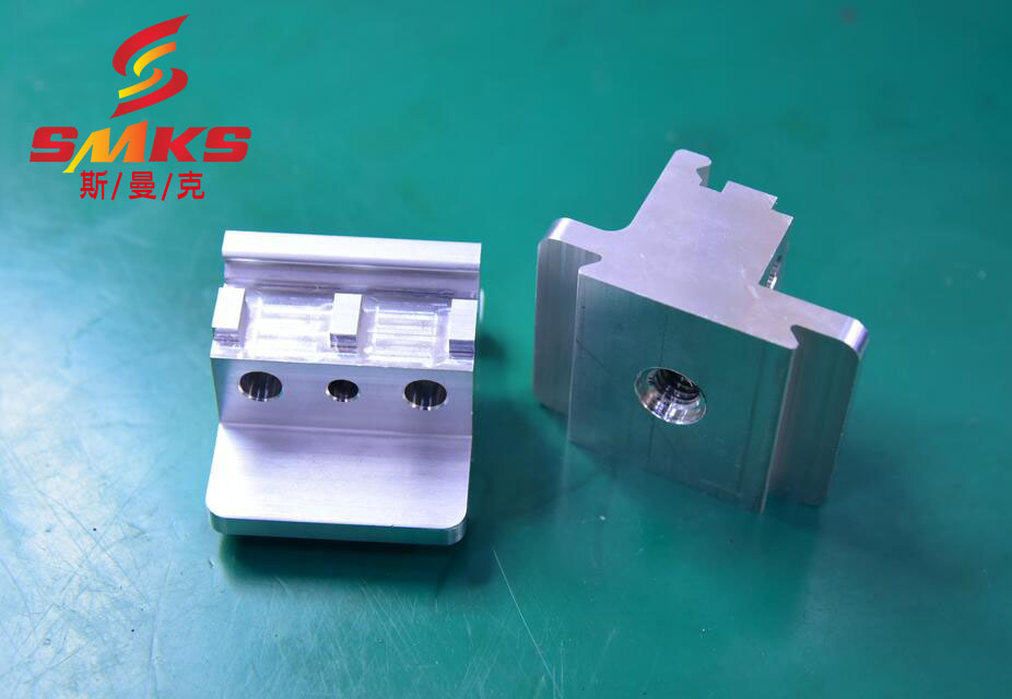 鋁合金<a href='http://yuncfy.cn' target='_blank'><u>交叉孔去毛刺</u></a>最新工藝